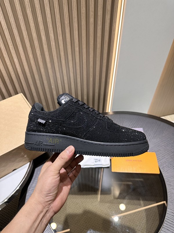 LOUIS VUITTON SKATE TRAINER (252)
