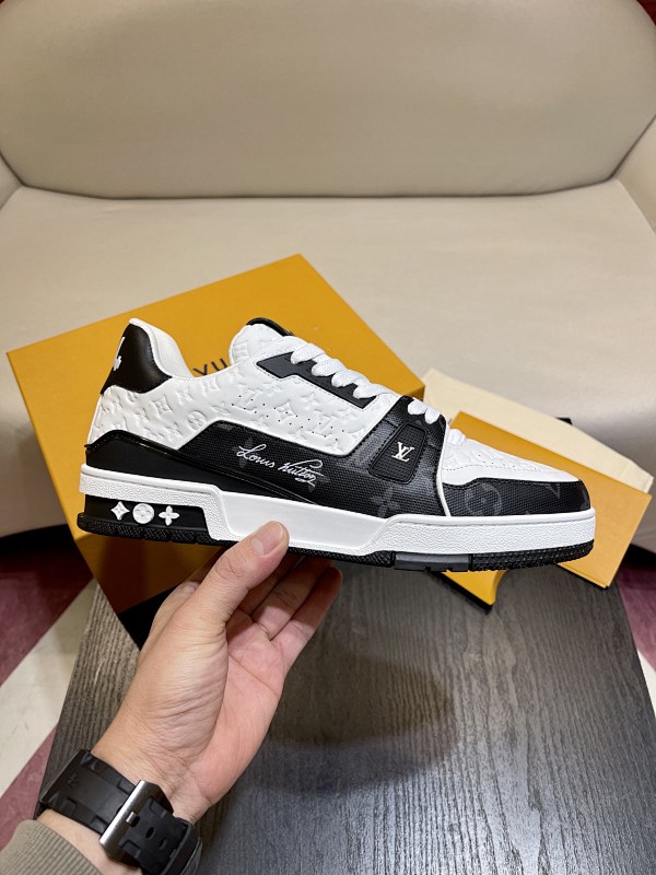 LOUIS VUITTON SKATE TRAINER (173)