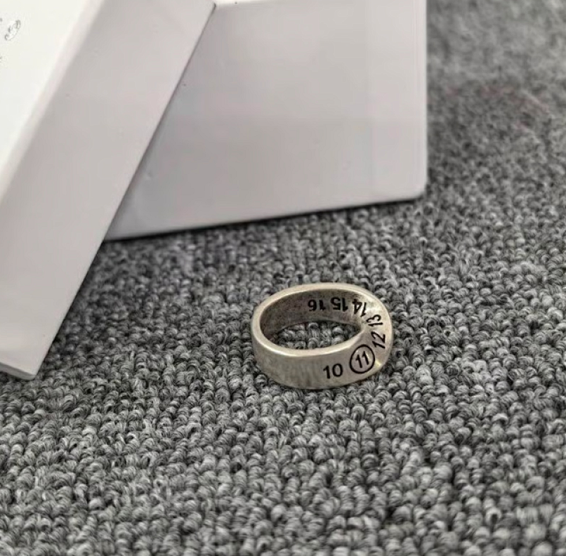 MAISON MARGIELA (134)