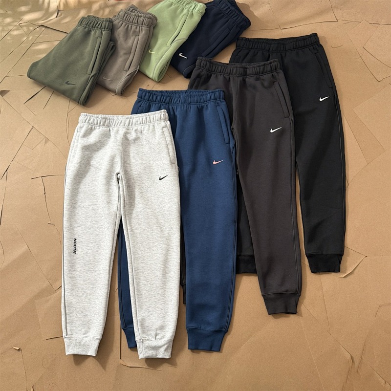 NIKE SWEATPANTS (3)