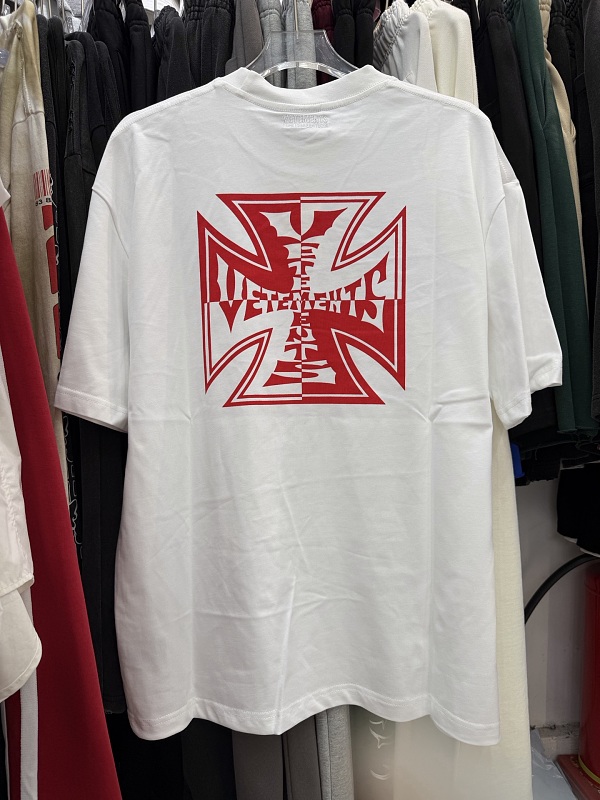VETEMENTS (2)
