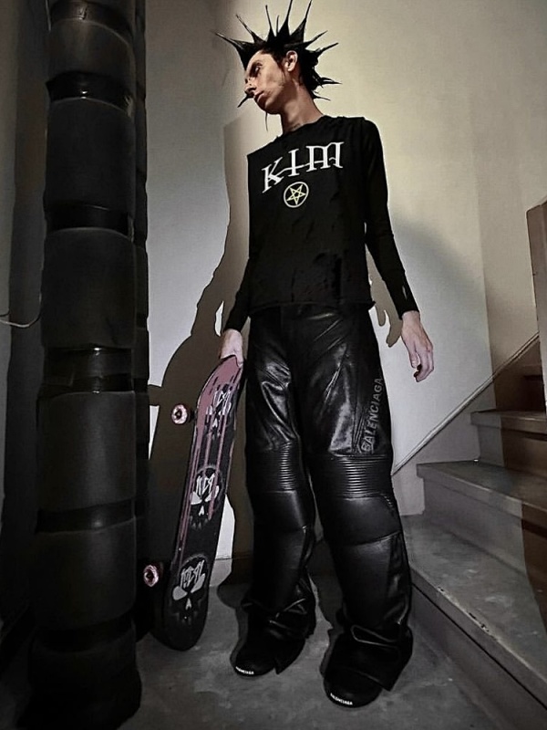 VETEMENTS (104)