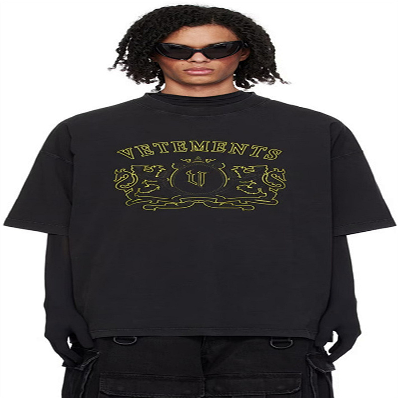VETEMENTS (352)