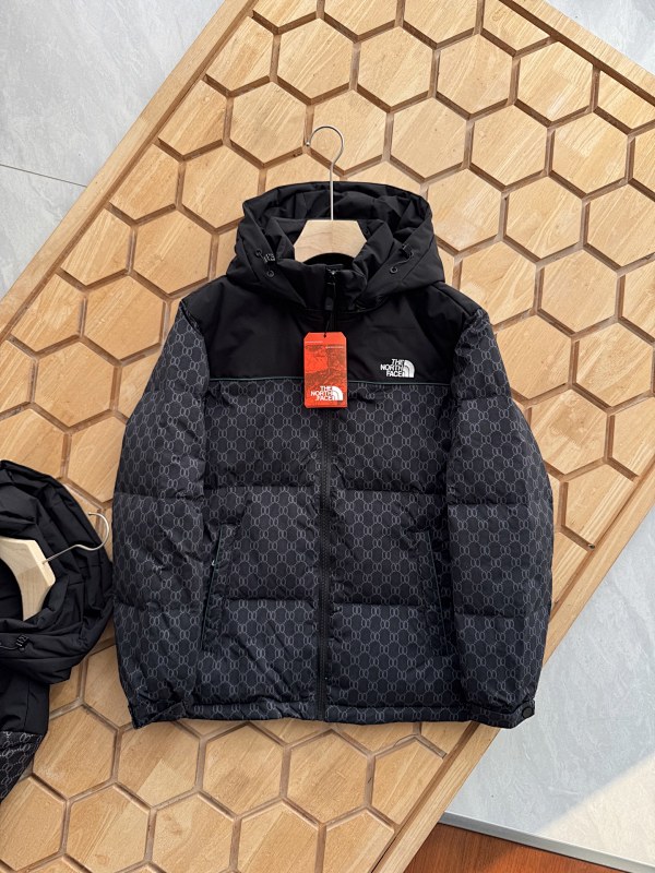 TNF PUFFERS (4)