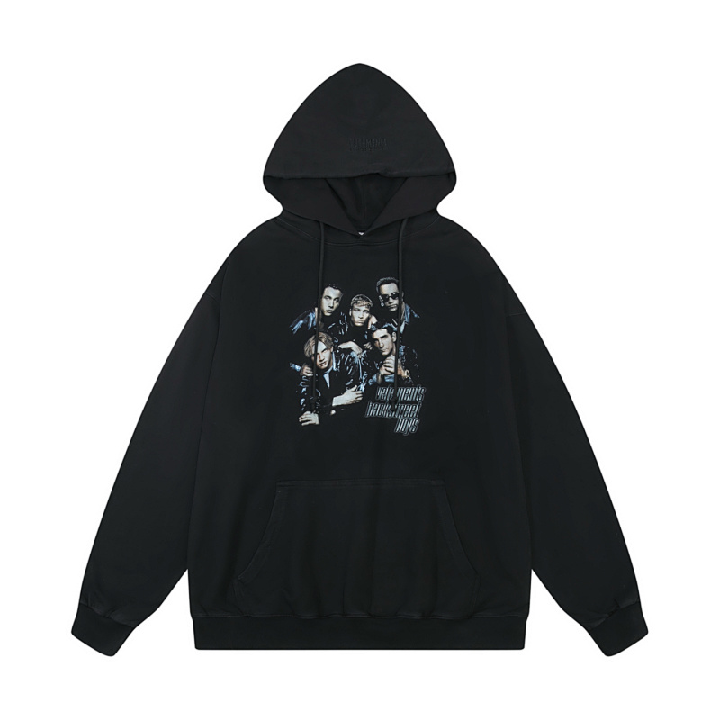 VETEMENTS (164)
