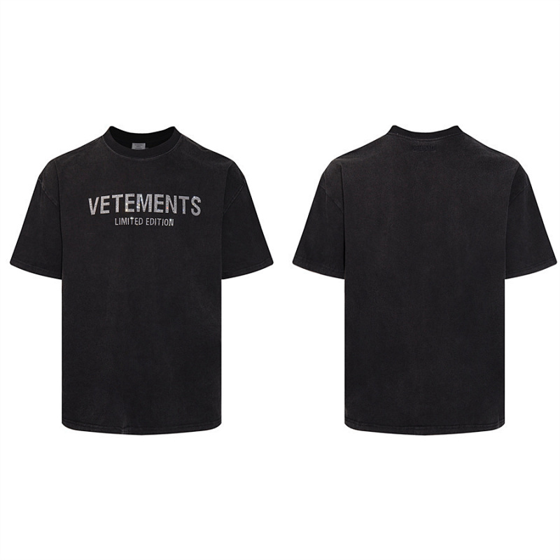 VETEMENTS (301)