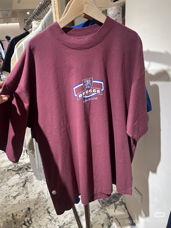VETEMENTS (40)