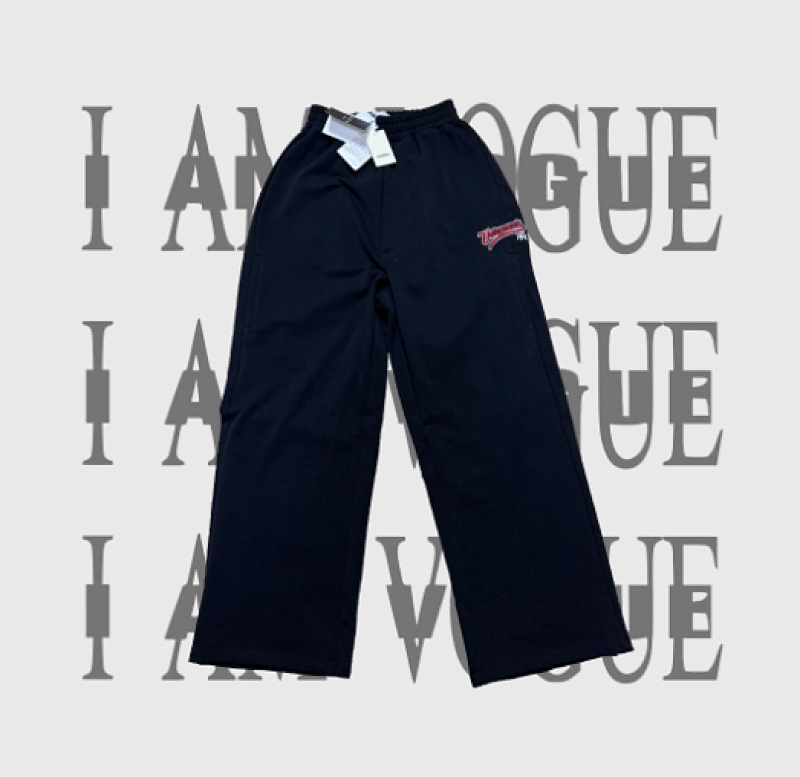 VETEMENTS (143)