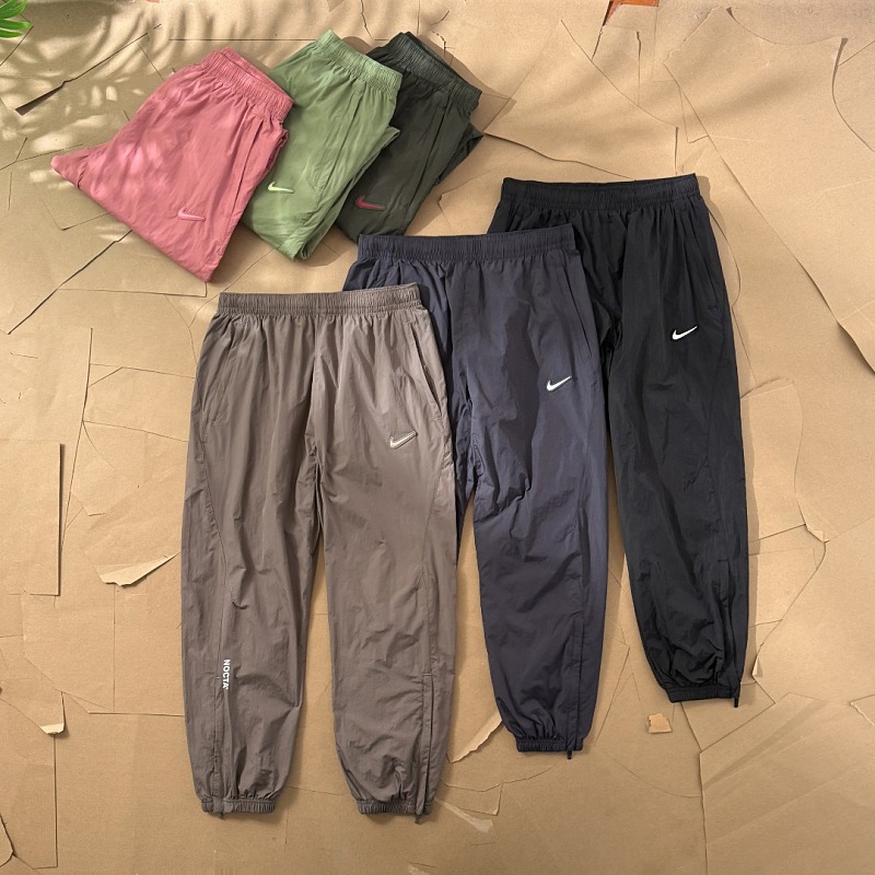 NIKE SNEAKERS