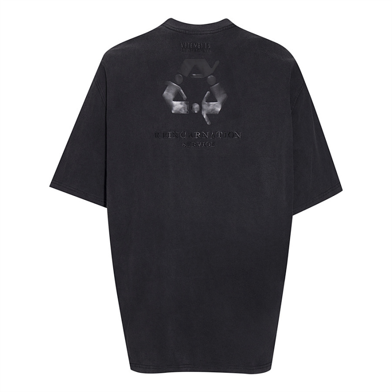 VETEMENTS (233)