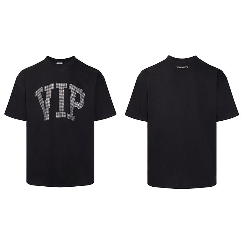 VETEMENTS (303)