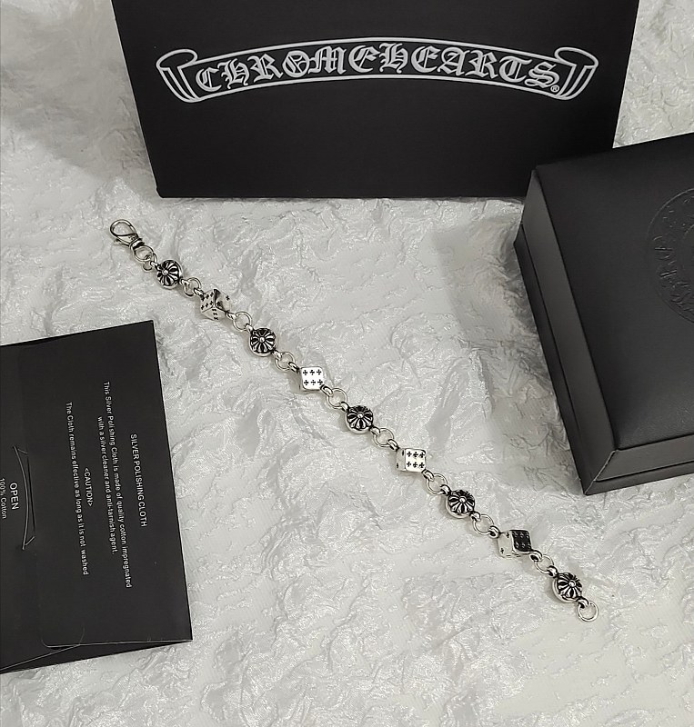 CHROME HEARTS (12)