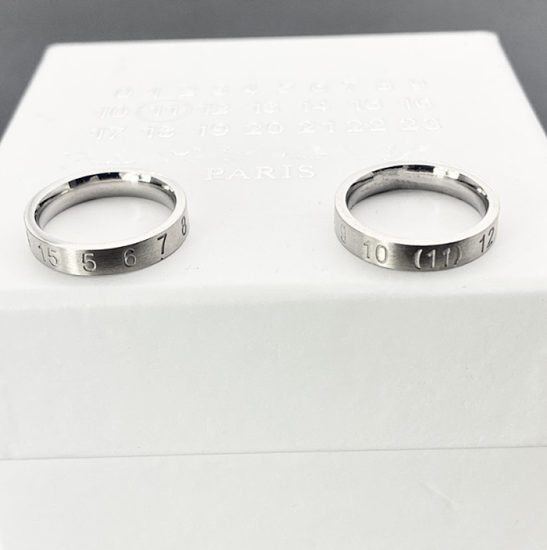 MAISON MARGIELA RINGS (2)
