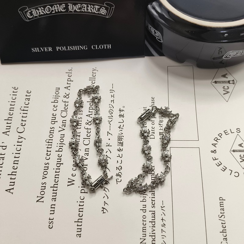 CHROME HEARTS (26)
