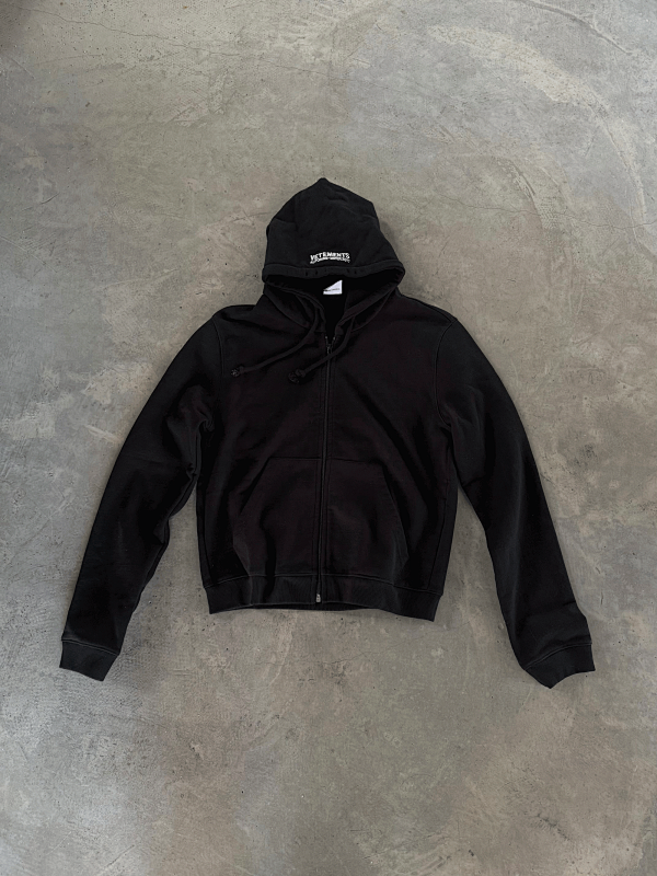 VETEMENTS (183)