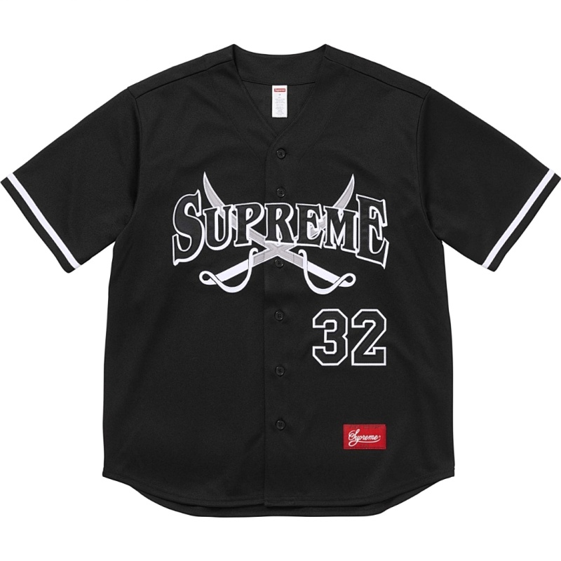 SUPREME (33)