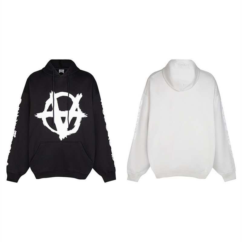 VETEMENTS (318)