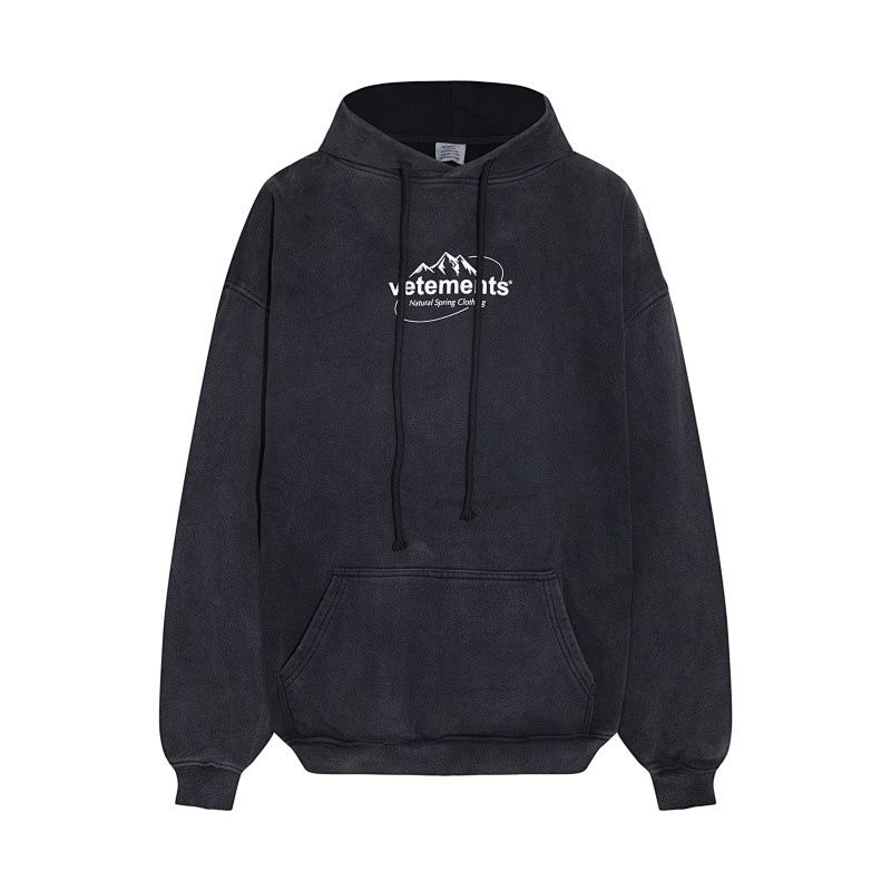 VETEMENTS (136)