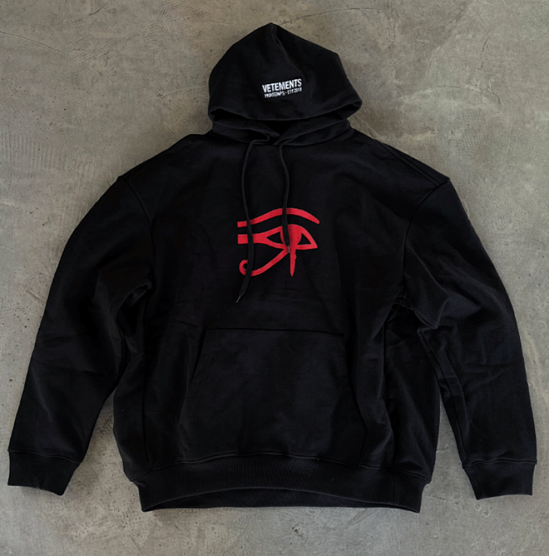 VETEMENTS (70)