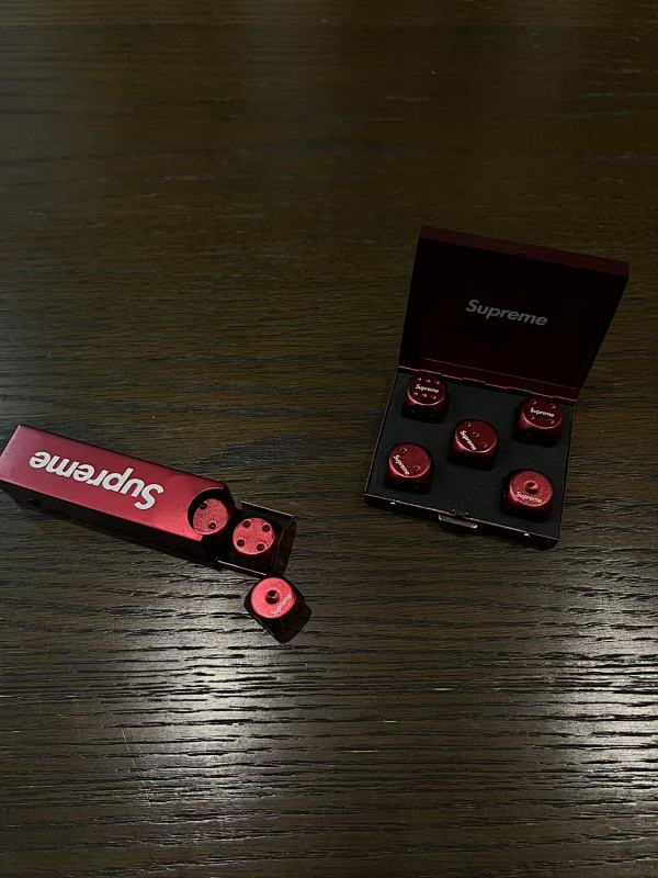 SUPREME SOCKS (19)