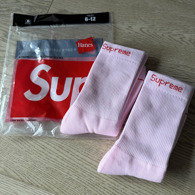 SUPREME SOCKS (4)