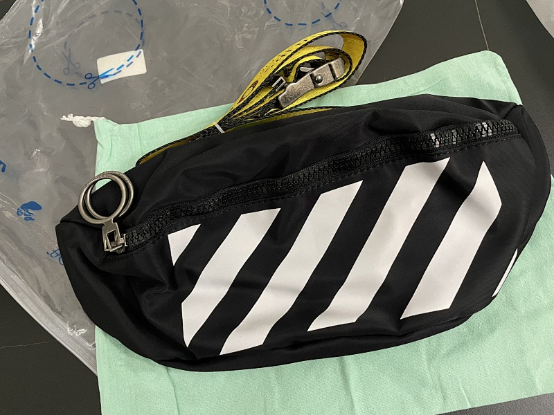 OFF WHITE SOCKS (55)