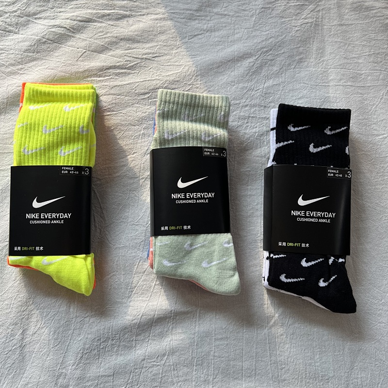 OTHER SOCKS (64)