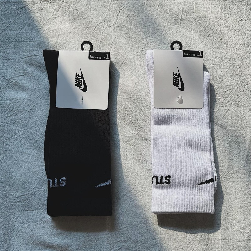 STUSSY SOCKS (6)