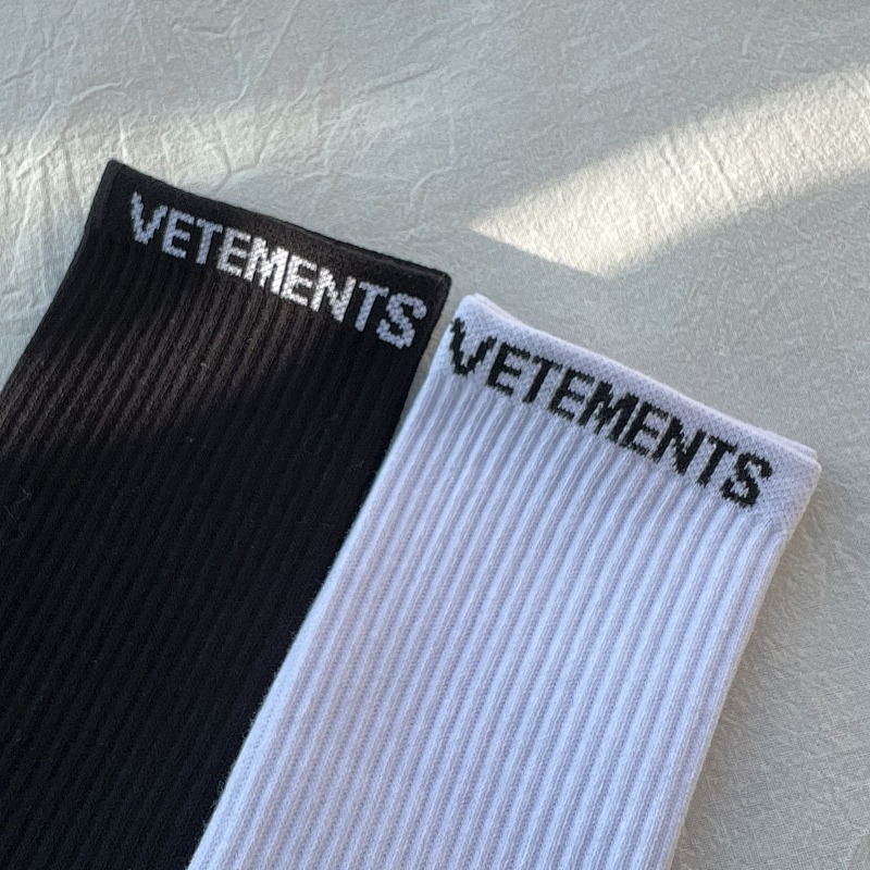 VETEMENTS SOCKS (3)