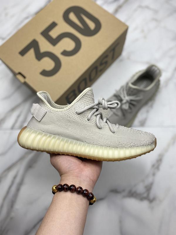 YEEZY 350 (58)
