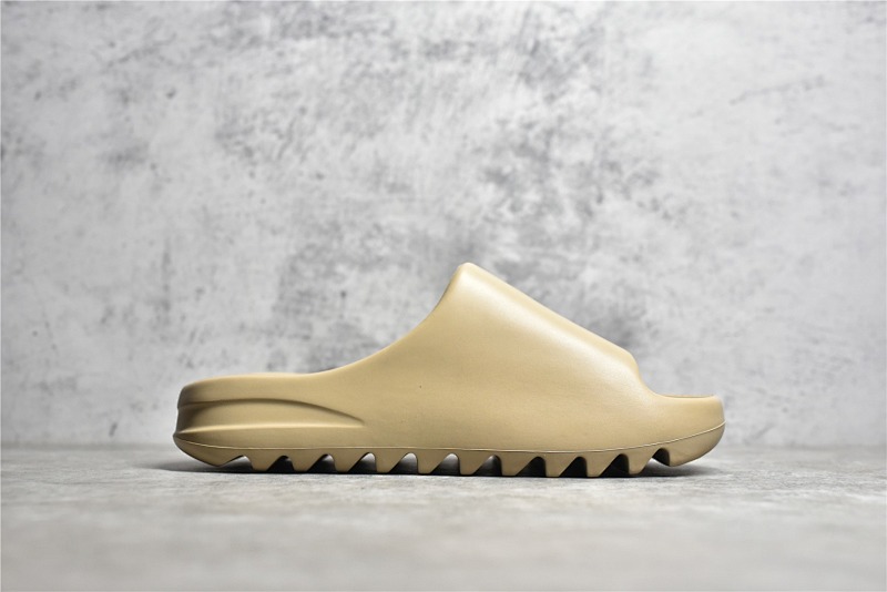 YEEZY SLIDE