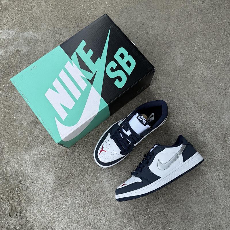 NIKE JORDAN 1 (172)