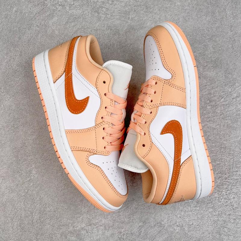 NIKE JORDAN 1 (524)