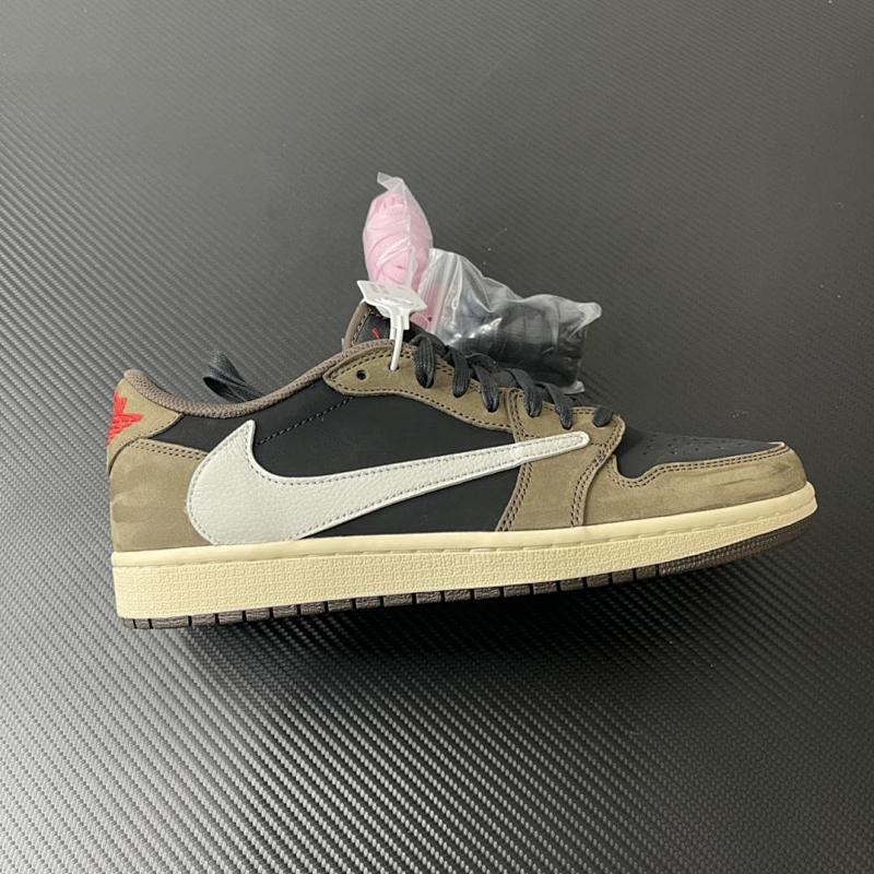 NIKE JORDAN 1 (47)