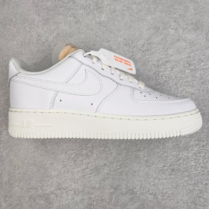 NIKE AIR FORCE 1 (224)