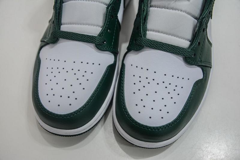 NIKE JORDAN 1 (412)