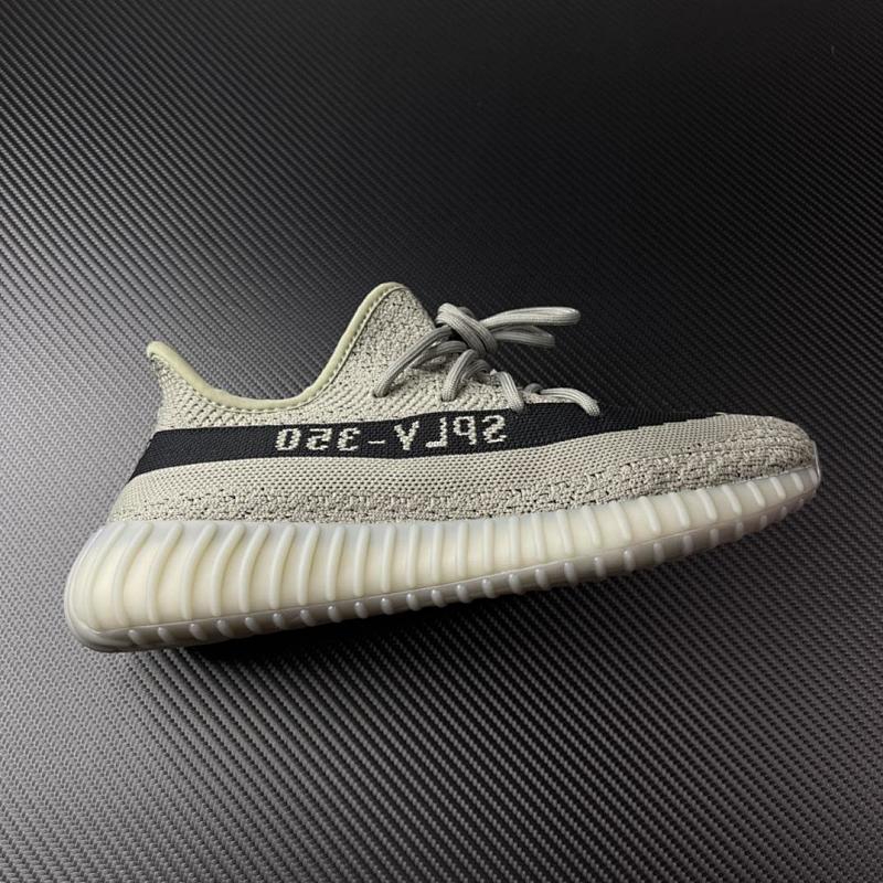 YEEZY 350 (86)