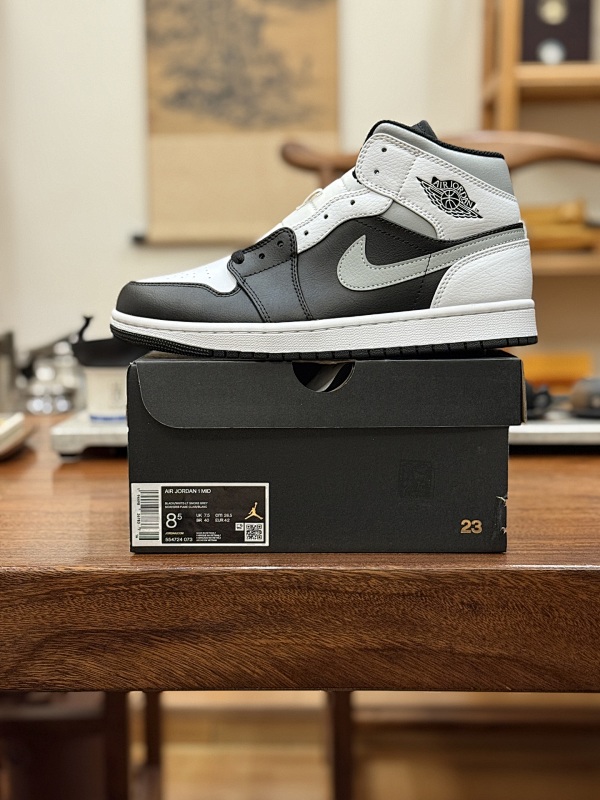 NIKE JORDAN 1 (5)
