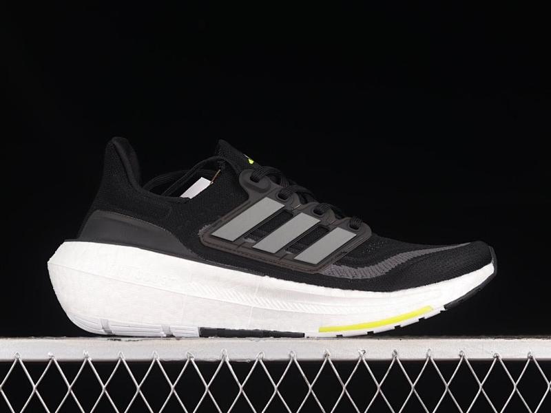 ADIDAS ULTRABOOST (14)