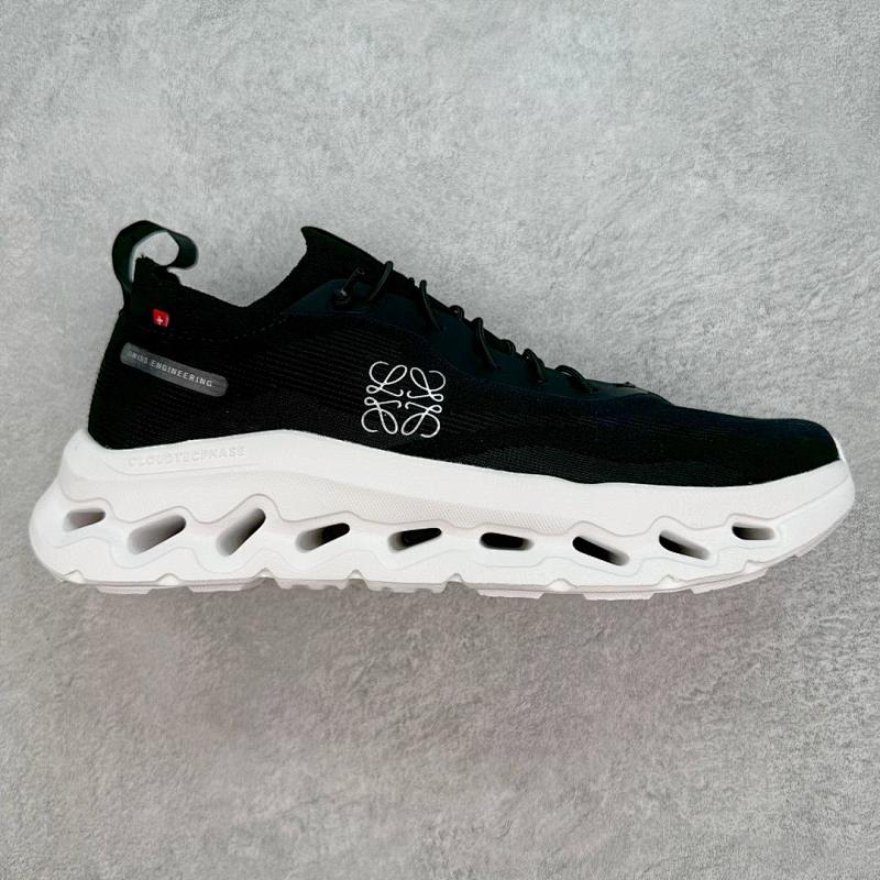 ON CLOUD SHOES (34)
