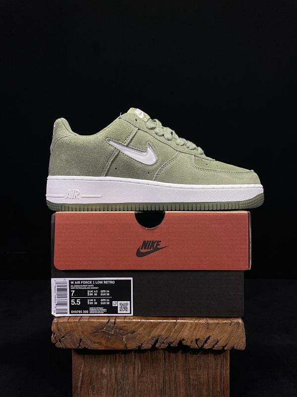 NIKE AIR FORCE 1 (184)
