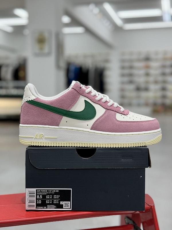 NIKE AIR FORCE 1 (63)