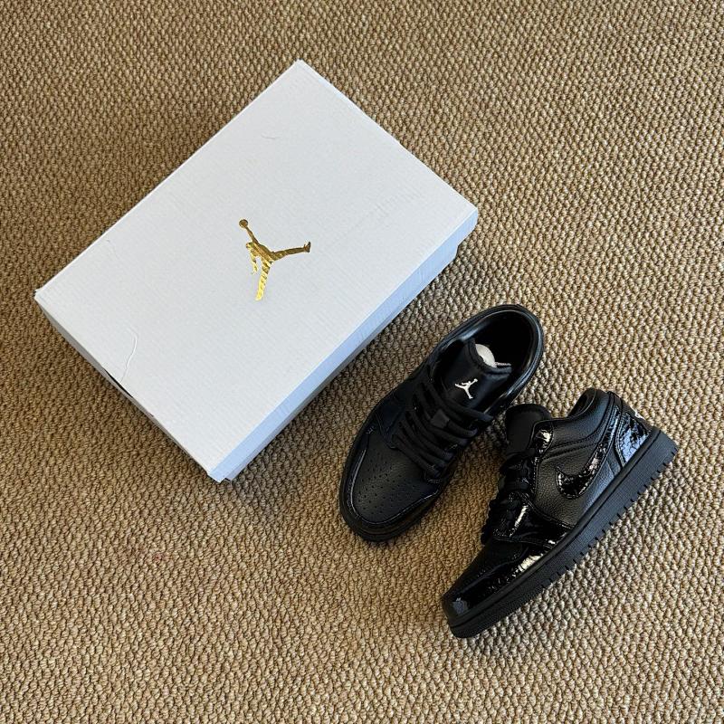 NIKE JORDAN 1 (95)