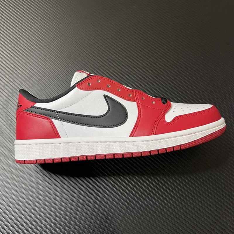 NIKE JORDAN 1 (232)