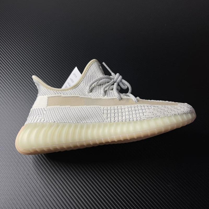 YEEZY 350 (81)