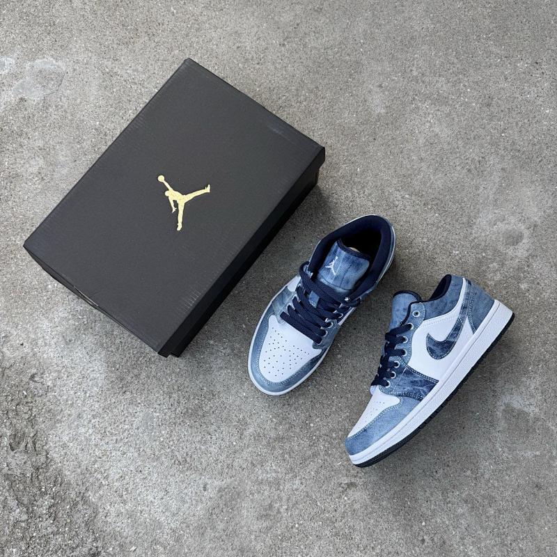 NIKE JORDAN 1 (146)