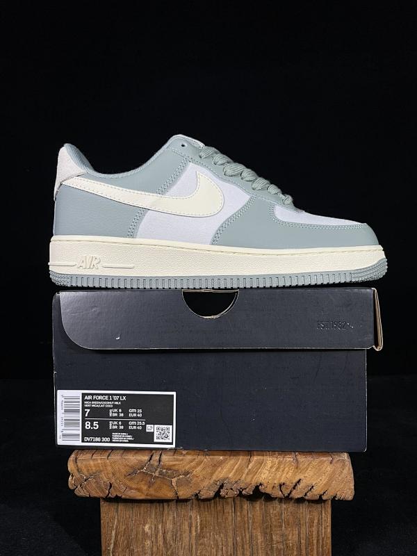 NIKE AIR FORCE 1 (168)