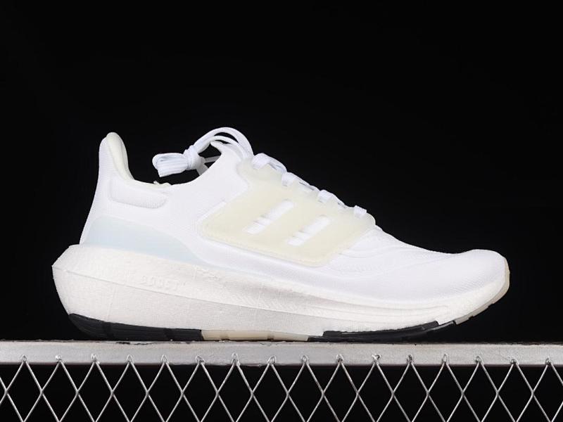 ADIDAS ULTRABOOST (12)
