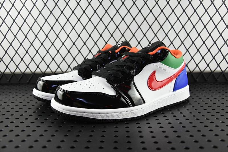 NIKE JORDAN 1 (497)