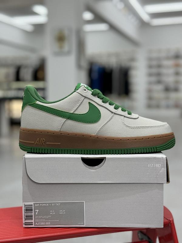 NIKE AIR FORCE 1 (257)